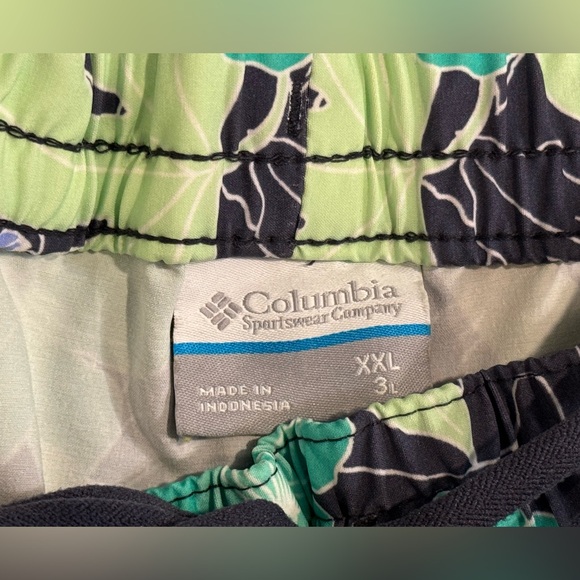 Columbia Gray Green Floral Shorts With Pockets Size XXL Extra Large - Picture 3 of 5